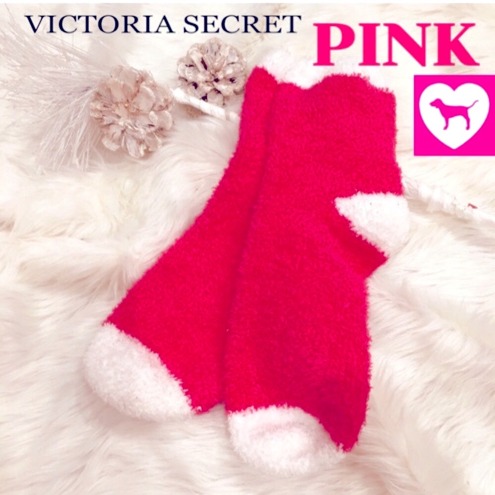 3/$12💖 VS PINK Fuzzy Socks